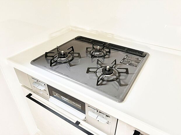 【その他設備(Ｓｉセンサーコンロ)】ガスコンロはＳｉセンサー搭載。火力調節や焦げ付き・消し忘れも防いでくれます。