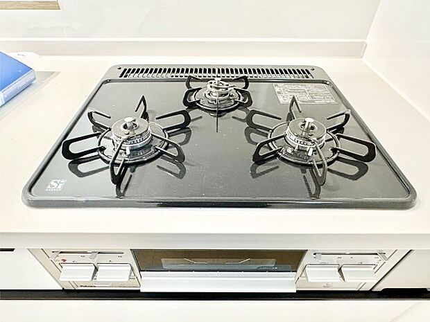 【その他設備(ガスコンロ)】三口ガスコンロでお料理が一気にはかどりそう  