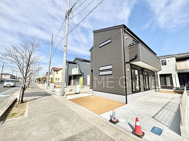 【前面道路含む現地写真】前面道路はきちんと整備されています  