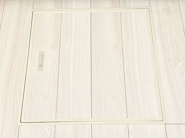 【その他設備(床下収納)】床下収納付き！日用品・非常用品の収納にも大活躍。