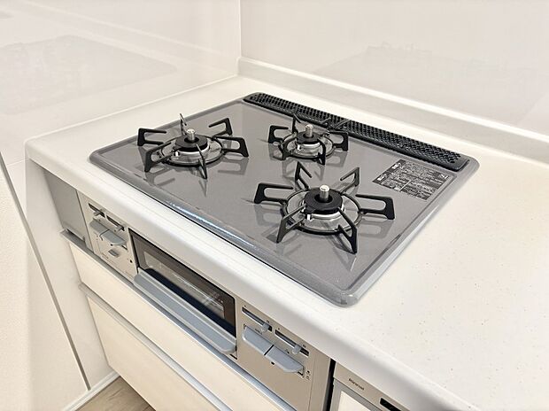 【その他設備(3口コンロ)】三口ガスコンロでお料理が一気にはかどりそう