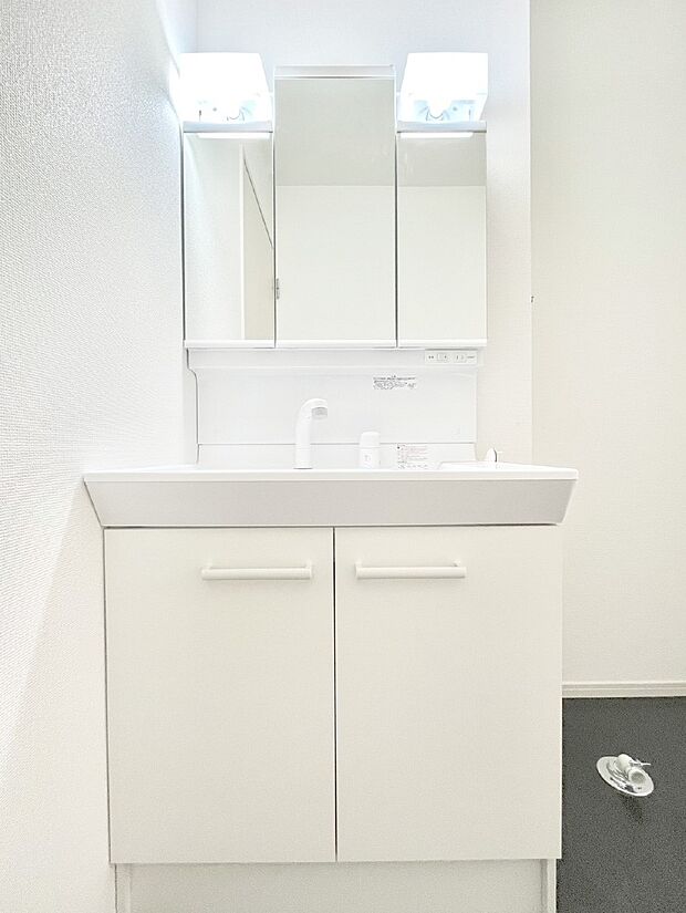 【洗面台・洗面所】収納力と機能性に優れた洗面化粧台