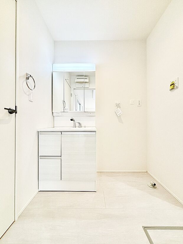 【洗面台・洗面所】収納力と機能性に優れた洗面化粧台