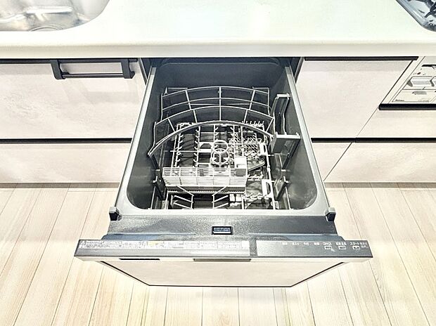 【その他設備(食洗機)】面倒なお片づけは食洗機にお任せ!家事の負担が減って、時間にも気持ちにもゆとりができます。