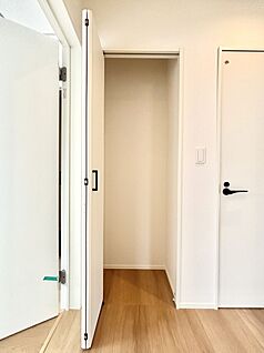 その他設備(廊下収納)