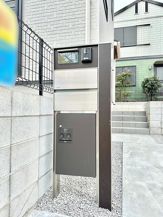 【その他現地】表札・インターホン・ポストをひとつに集約