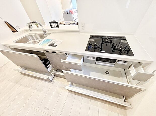 【その他設備(スライド収納)】使いやすさを優先したスライド式収納タイプ!