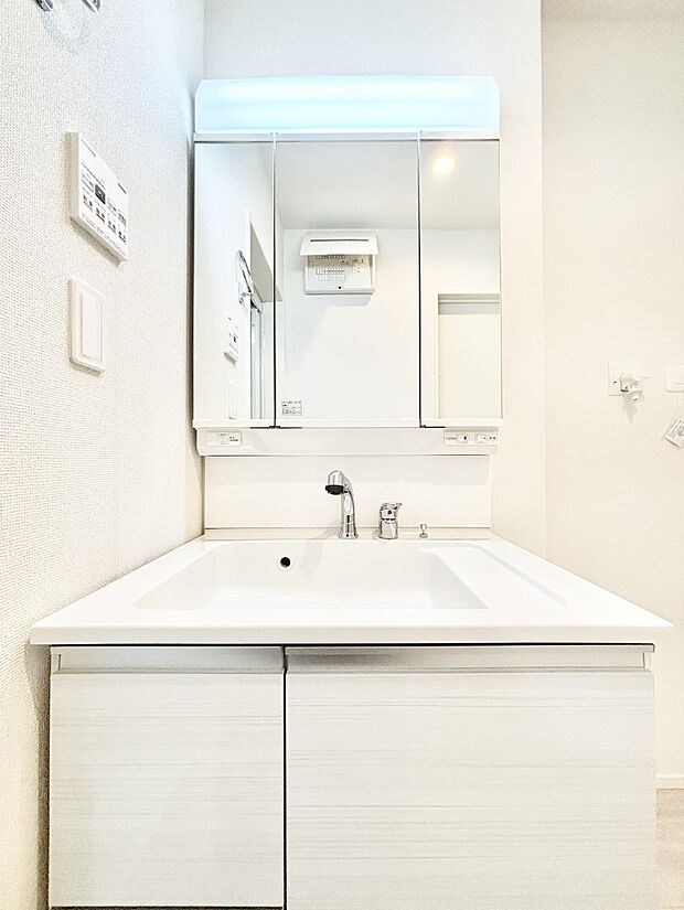 【洗面台・洗面所】収納力と機能性に優れた洗面化粧台