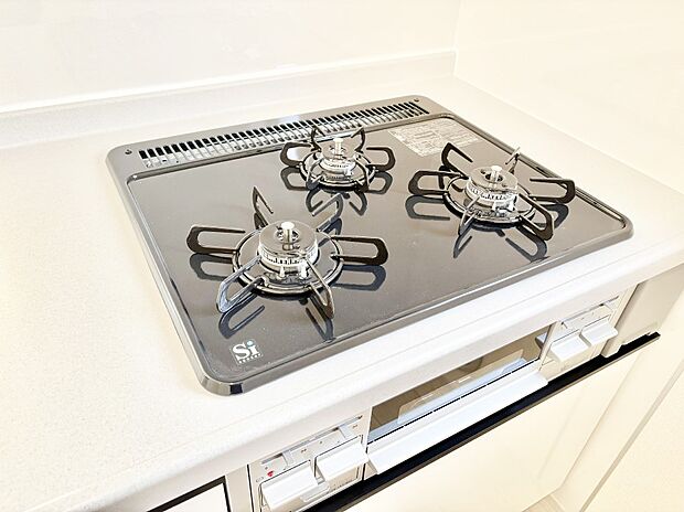 【その他設備(Ｓｉセンサーコンロ)】ガスコンロはＳｉセンサー搭載。火力調節や焦げ付き・消し忘れも防いでくれます。