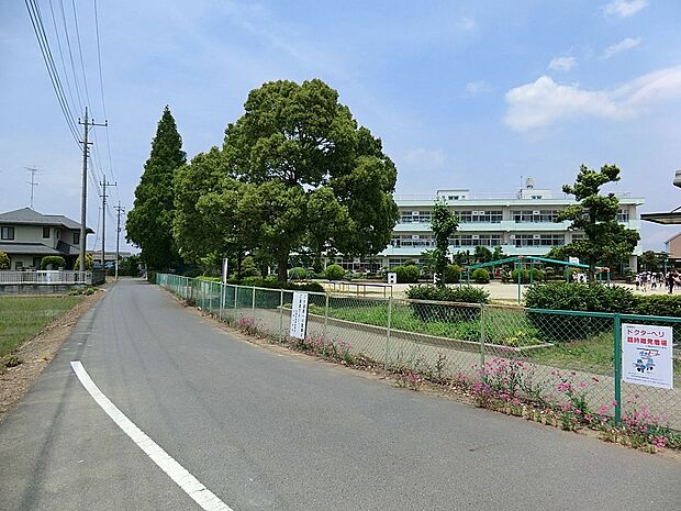 加須市立水深小学校(約2,100m・徒歩27分)