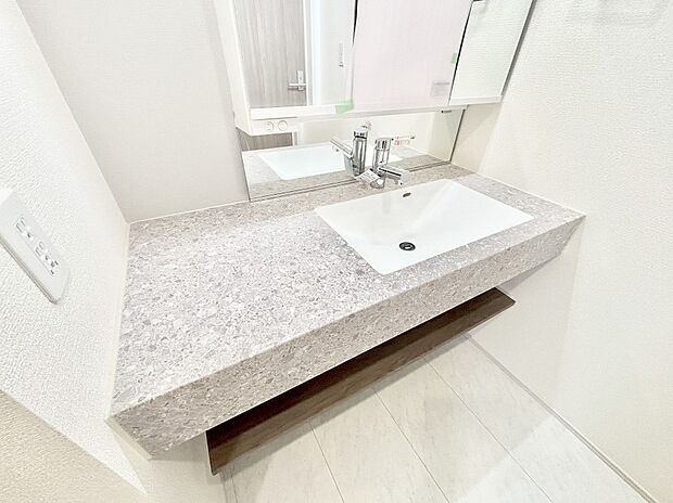 【その他設備(ハンドシャワー水栓)】ハンドシャワー付き!使いやすい洗面台。