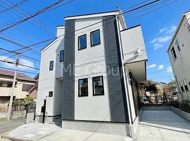 【現地外観写真】たっぷりの陽光と心地よい風が舞い込む住まい