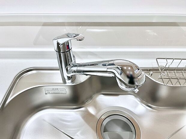 【その他設備(浄水器)】いつでも清潔なおいしいお水を。一つの水栓で水道水と浄水を使い分け。