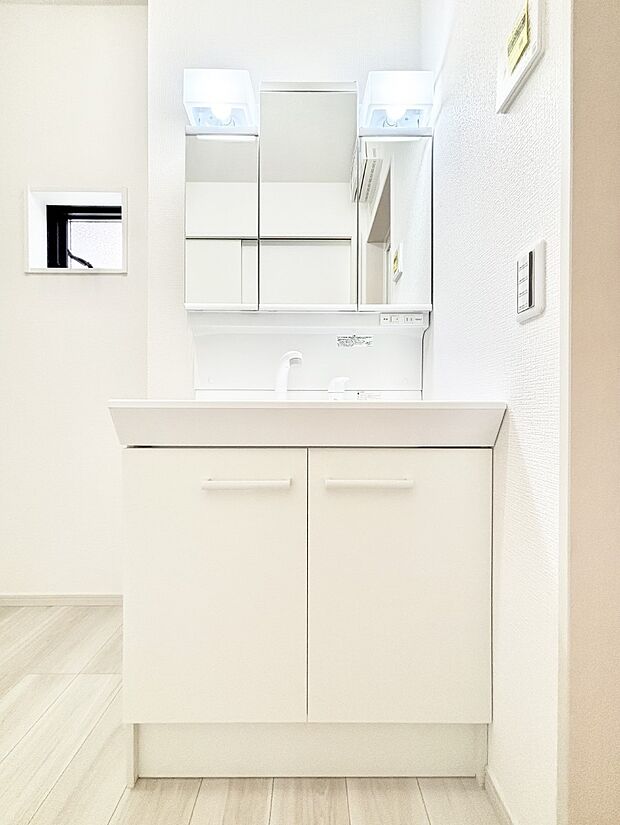 【洗面台・洗面所】収納力と機能性に優れた洗面化粧台