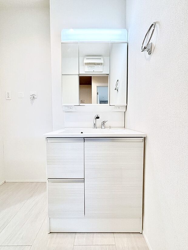 【洗面台・洗面所】収納力と機能性に優れた洗面化粧台