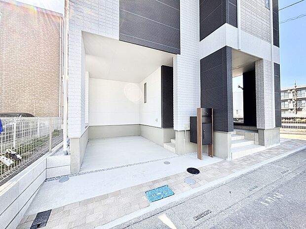 【駐車場】ビルトインタイプは大切なお車を傷や汚れから守ることができます。