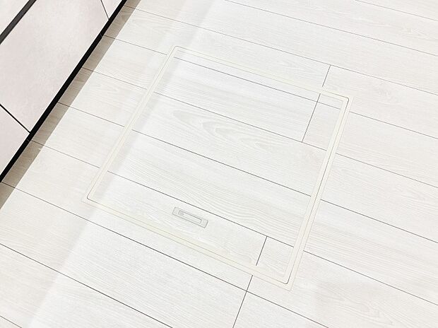 【その他設備(床下収納)】床下収納付き!日用品・非常用品の収納にも大活躍。