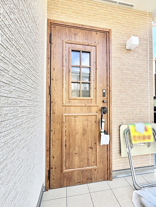 【玄関】大切な家族、来客を出迎える玄関。