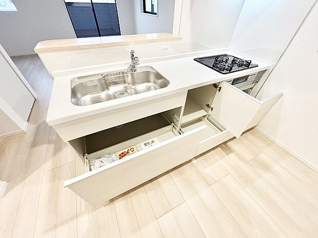 【その他設備(スライド収納)】使いやすさを優先したスライド式収納タイプ!