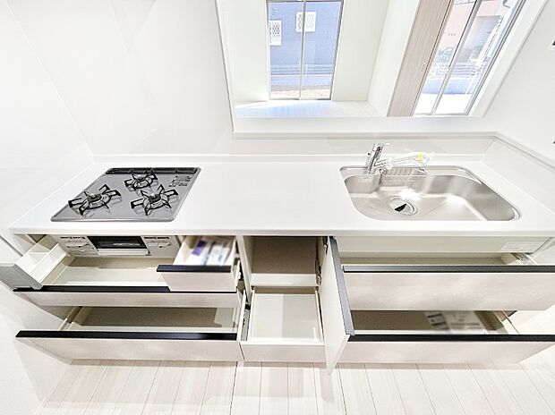 【その他設備(スライド収納)】使いやすさを優先したスライド式収納タイプ!