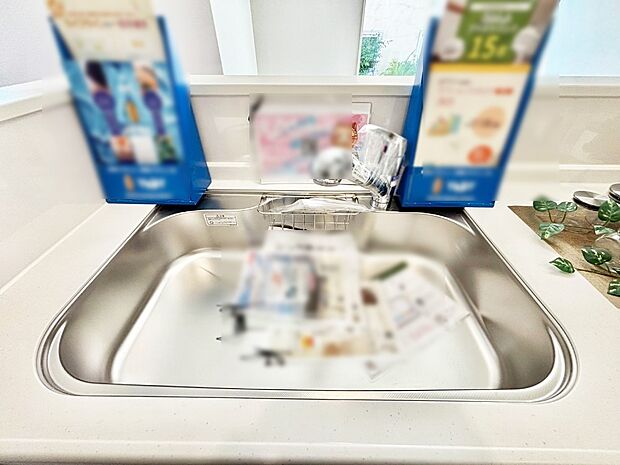 【その他設備(シンク)】広々としたシンクでお料理やお皿洗いもラクラク快適に!