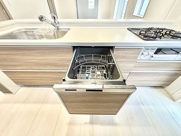 【その他設備(食洗機)】面倒なお片づけは食洗機にお任せ!家事の負担が減って、時間にも気持ちにもゆとりができます。