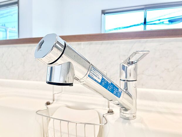 【その他設備(蛇口一体型浄水器)】いつでも清潔なおいしいお水を。一つの水栓で水道水と浄水を使い分け。