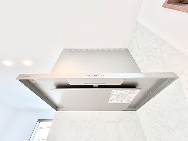 【その他設備(レンジフード)】基本的なお手入れはフィルターのみ!お手入れのしやすさも魅力です。