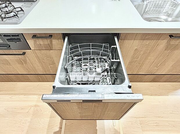 【その他設備(食洗機)】面倒なお片づけは食洗機にお任せ！家事の負担が減って、時間にも気持ちにもゆとりができます。