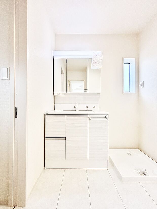 【洗面台・洗面所】収納力と機能性に優れた洗面化粧台