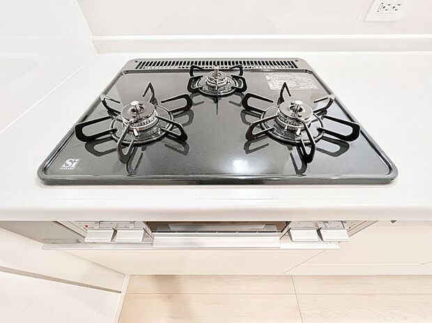 【その他設備(ガスコンロ)】三口ガスコンロでお料理が一気にはかどりそう  