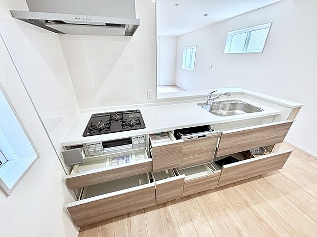 【その他設備(スライド収納)】使いやすさを優先したスライド式収納タイプ！