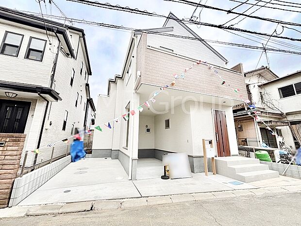 【現地外観写真】たっぷりの陽光と心地よい風が舞い込む住まい 
