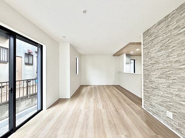 【リビングダイニング】落ち着いた雰囲気のＬＤＫは家族みんなの快適空間  