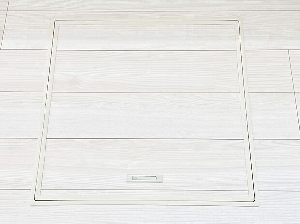 【その他設備(床下収納)】床下収納付き！日用品・非常用品の収納にも大活躍。