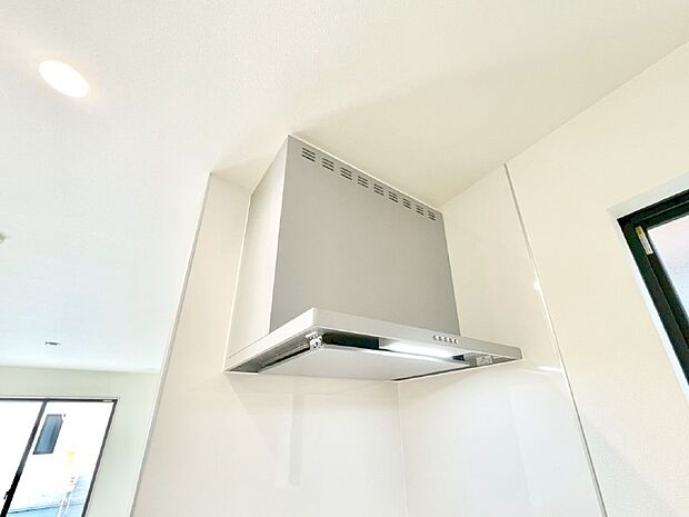 【その他設備(レンジフード)】基本的なお手入れはフィルターのみ！お手入れのしやすさも魅力です。