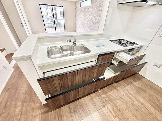 【その他設備(スライド収納)】使いやすさを優先したスライド式収納タイプ！