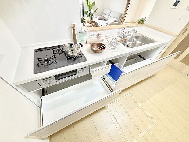 【その他設備(スライド収納)】使いやすさを優先したスライド式収納タイプ！