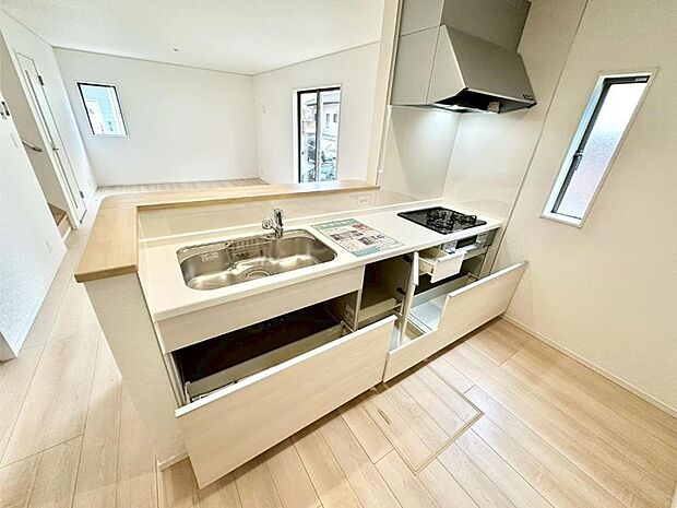 【その他設備(スライド収納)】使いやすさを優先したスライド式収納タイプ!