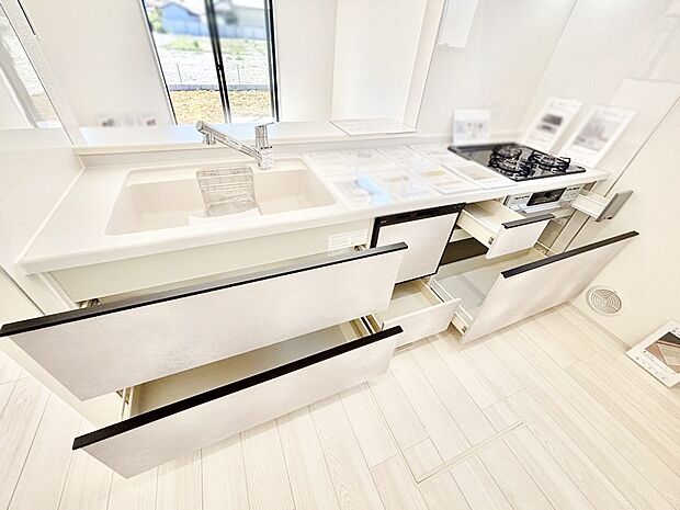 【その他設備(スライド収納)】使いやすさを優先したスライド式収納タイプ！