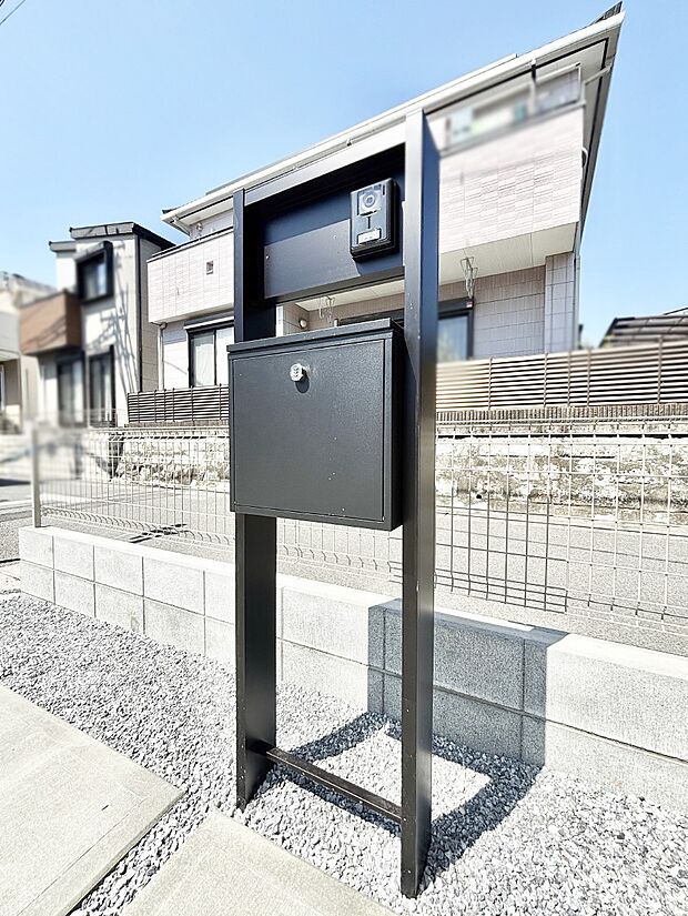 【その他現地】表札・インターホン・ポストをひとつに集約