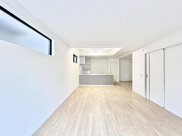 【リビングダイニング】家族団らんの時間も増えそうなくつろぎのリビングダイニング。   