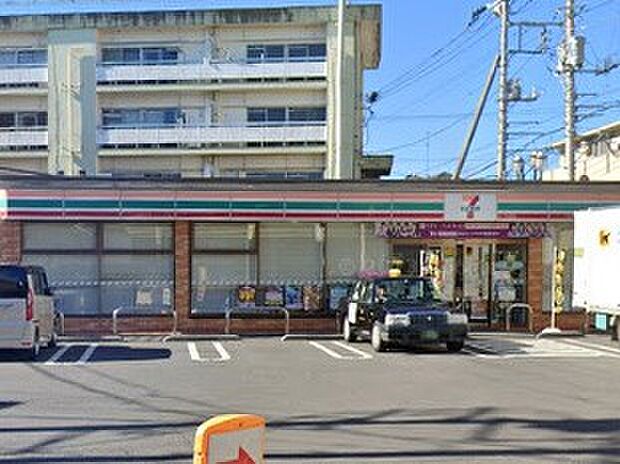 セブン-イレブン 富士見鶴瀬西２丁目店（約300m）