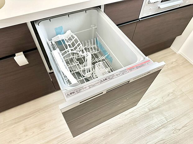 【その他設備(食洗機)】面倒なお片づけは食洗機にお任せ!家事の負担が減って、時間にも気持ちにもゆとりができます。