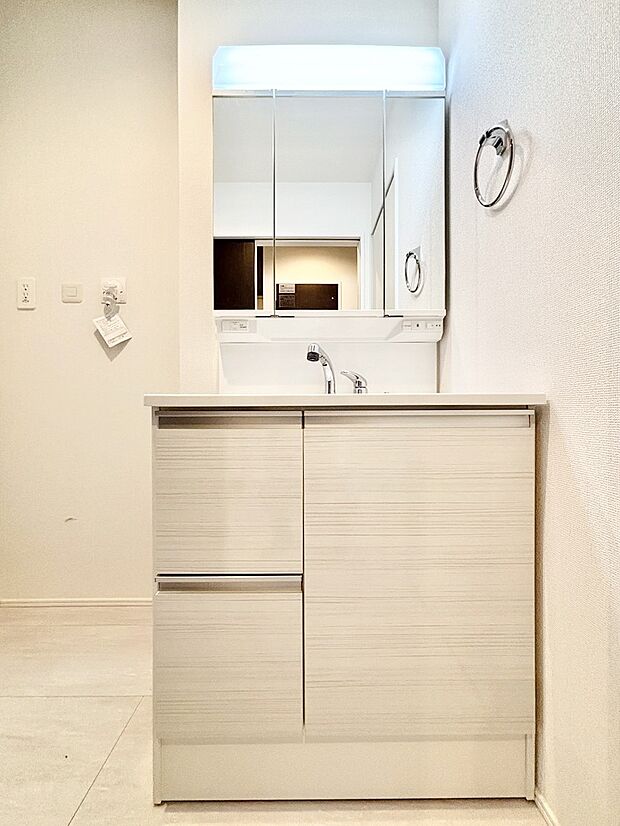 【洗面台・洗面所】収納力と機能性に優れた洗面化粧台