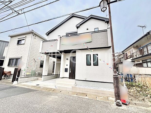【現地外観写真】たっぷりの陽光と心地よい風が舞い込む住まい