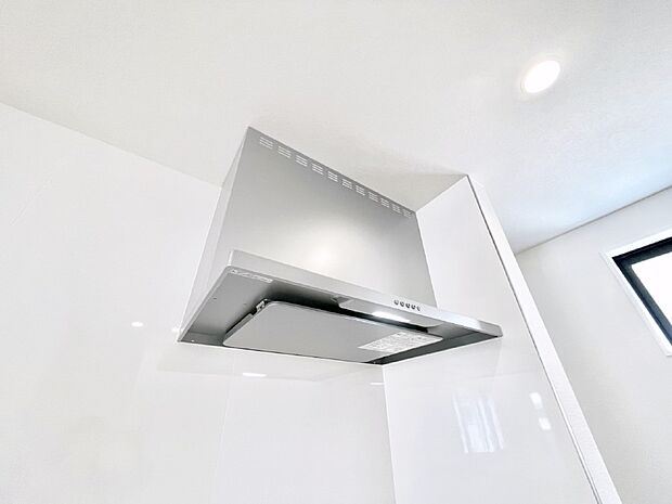 【その他設備(レンジフード)】基本的なお手入れはフィルターのみ!お手入れのしやすさも魅力です。