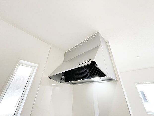 【その他設備(レンジフード)】基本的なお手入れはフィルターのみ！お手入れのしやすさも魅力です。