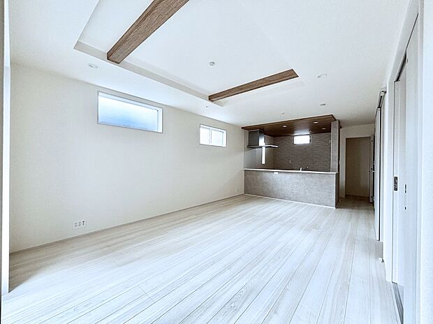 【ダイニング】ご家族が自然と集まり、賑やかな笑い声で包まれる憩いの空間になりそうですね！