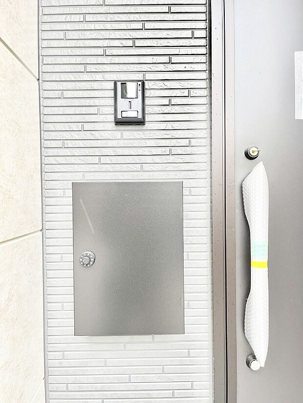 【その他現地】シンプルなデザインのポスト